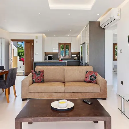 Modern Nz11 Large Balconies With Sea And Mountain Views Lejlighed Kouklia